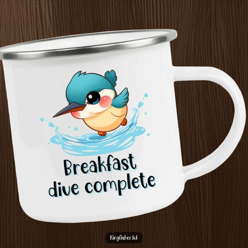 Funny Kingfisher Camping Mug: A cute, big-eyed kingfisher bird dives headfirst into sparkling blue water, ready for adventure.