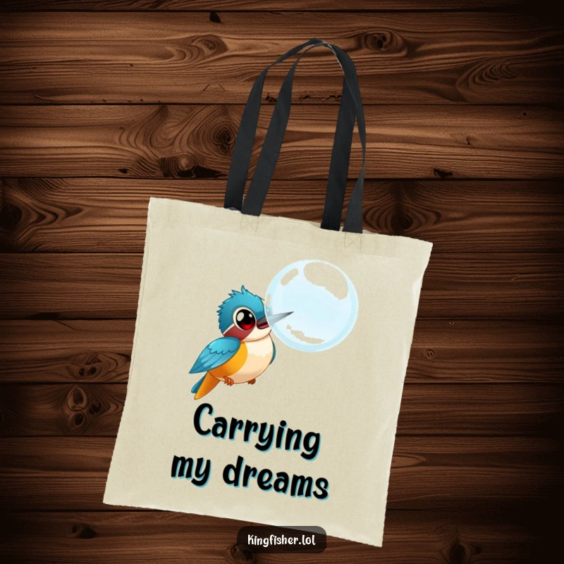 Funny kingfisher tote bag, wide-eyed bird comically chasing a huge bubble, practical and humorous accessory for bird lovers.